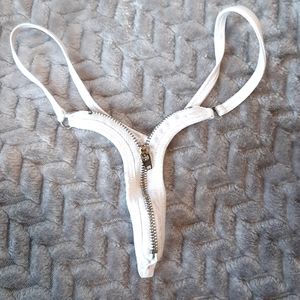 New zipper thong